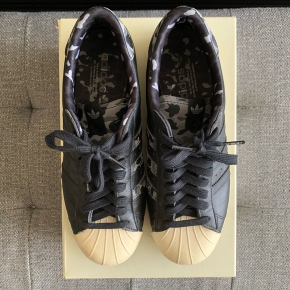 Adidas x BAPE x Undefeated Superstar - Picture 5 of 6